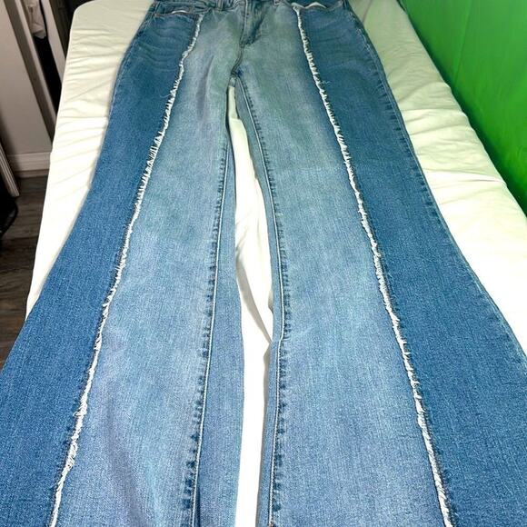 Rue21 Bellbottoms Jeans Women Size 1 Blue Wide Leg High Rise Raw Hem Denim - Picture 15 of 16